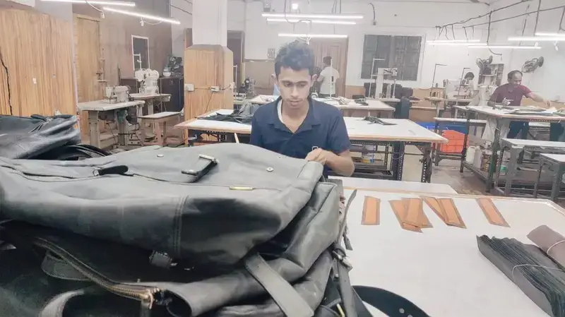 Middle East buyers sourcing handcrafted bags from India